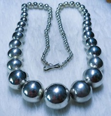 older,signed, grad. (4mm-24mm) Ball Bead Necklace