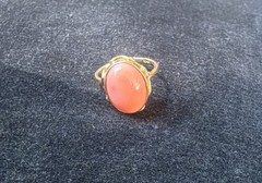 Vintage 14k gold and Solitaire Cabachon “Angel Skin” coral ring 7 -1/4