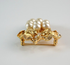 Vintage Grape Brooch Faux Pearl Lapel Pin Fruit Bunch Cluster Gold Tone