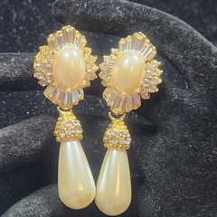 Vintage glass Pearl Rhinestone Drop Earring Gold Tone Baguette Crystal Statement