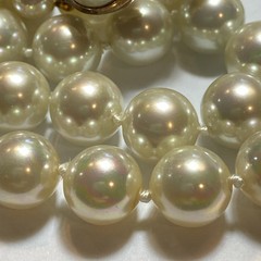 SIGNED CAROL LEE 925 HUGE 10 MM. IRIDESCENT LUSTRE GLASS PEARL KNOTTED NECKLACE
