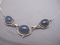 Fine Vintage GRAY AGATE(?) Necklace-3 Part Cabochon Center w/Chain Ends-17.5 In