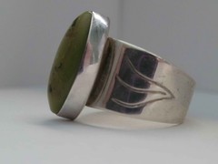 DR China 925 Sterling Silver Green Stone Ring Size 7.5 Vintage Statement Ring