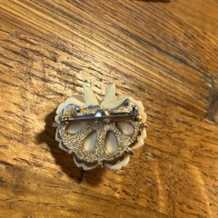 Vtg Carved Celluloid Rose Brooch Pin – Gold Tone – c1950s Japan – 1.25” -Classic