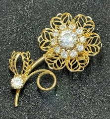 Filigree Flower Clear Rhinestone Brooch Pin Gold Tone Vintage Classic Design
