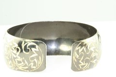 VTG JAPAN JAPANESE 950 STERLING SILVER ETCHED BLACK NIELLO CUFF BRACELET