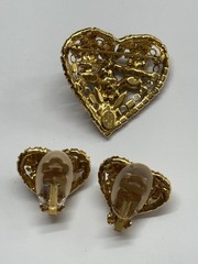 vintage Dorothy Bauer jewelry set heart-shaped pink, green, and white