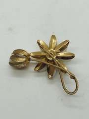 Vintage goldtone white bead floral spray brooch see description