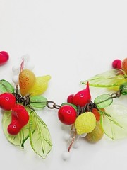 READ Vintage Italian Glass Fruit red bird leaf Salad cardinal green Necklace