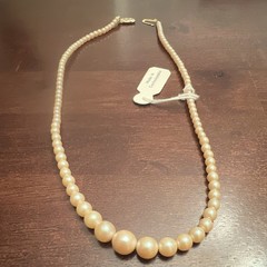 NEVER WORN Imitation Pearl Beaded Necklace Strand, Made in Czechoslovakia