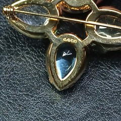 Vintage AVON Pastel Lucite Stone Pin Brooch. 12-836