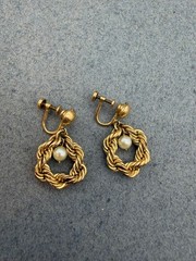 Vintage Braided Rope Clip On Earrings 1.5 In As Is Gold Pearl Twist Dangle Green