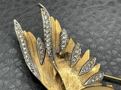 VTG Bird Brooch Faux Pearl Belly Rhinestone Wings Pin Gold Tone Silver Two Tone