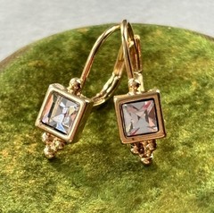 vintage style gold tone leverback drop earrings