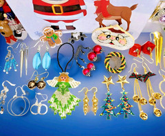VTG Mixed JEWELRY LOT Everyday + Christmas Retro Earrings Brooches Pins Bracelet