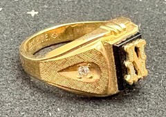 Vintage 18K HGE Ring W/Monogram “N” 2 White Stones On Sides Size 11.25