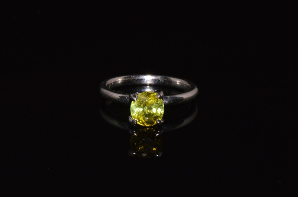 Certified Natural 1.7Cts Green Tourmaline Solid Platinum Solitaire Stacking Ring