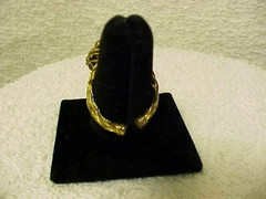 Vintage Gold Tone Wire Wraped Ring Caged Black Stone (Onyx?) Adjustable