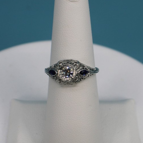 Vintage 18k Diamond and Blue Sapphire Filigree Setting Ring, Size 6