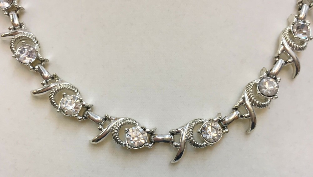 Necklace Collar Rhinestone Stone Leaf Leaves Silver Tone Metal Vintage 17″