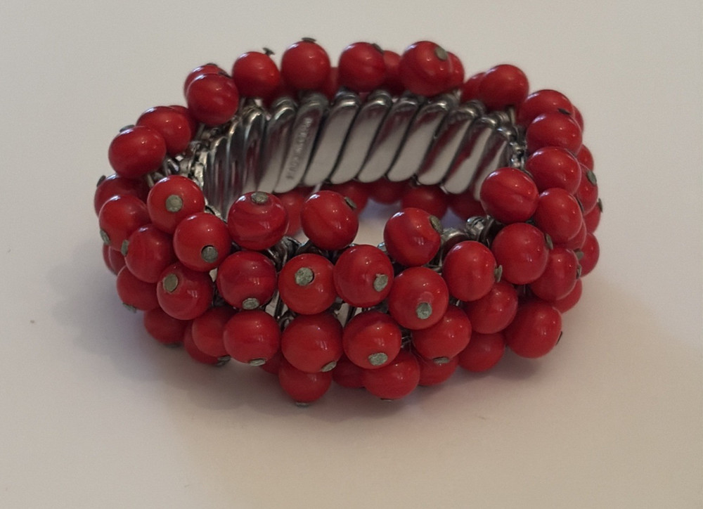 Vintage signed Japan cherry red bead expandable bracelet