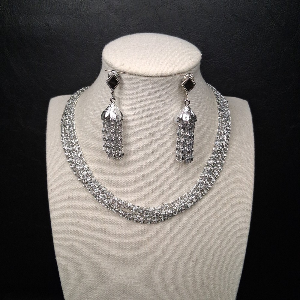 Vintage SARAH COVENTRY Multiple Chain Necklace & Clip On Earrings. 17.100