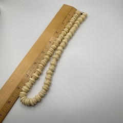 Vintage Hawaiian Puka Shell Bead Necklace 70’s Barrel Clasp