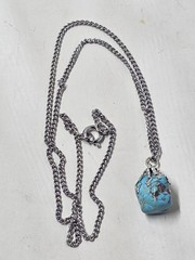 Vintage Turquoise Nugget Pendant Necklace Silver Tone Chain 24 Inch