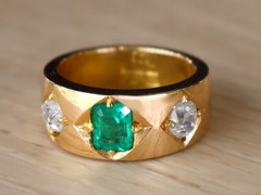 Antique Australian 0.80Ct Emerald and 0.97Ct Diamond 18k Yellow Gold Dress Ring