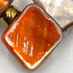 Vintage Artisan Orange Shell Stretch Bracelet Iridescent Boho Chic Coastal Era