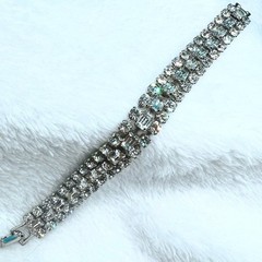 Vintage Weiss Rhinestone Bracelet Baguettes Fold Over Clasp .5″ 6.5″