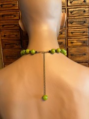 Antique 1930s 1940s Bakelite Beaded Necklace in Olive Green w/Black Beads