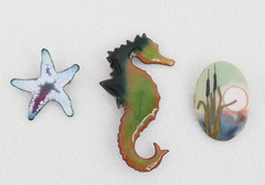 3 ViNTAGE MCM ENAMEL ON COPPER STARFiSH SEAHORSE CATTAiLS SUNSET BROOCH PiN LOT