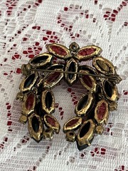 Vintage Molded Marquise Stone & Rhinestone Horseshoe Shaped Brooch~Purples