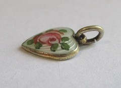 1/2in SMALL VINTAGE STERLING SILVER ENAMEL ROSE FLOWER HEART CHARM Gold Wash