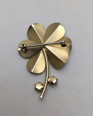 VINTAGE 2″ GOLDTONE FLOWER BROOCH/PIN W/3 CULTURED GENUINE PEARLS 6MM