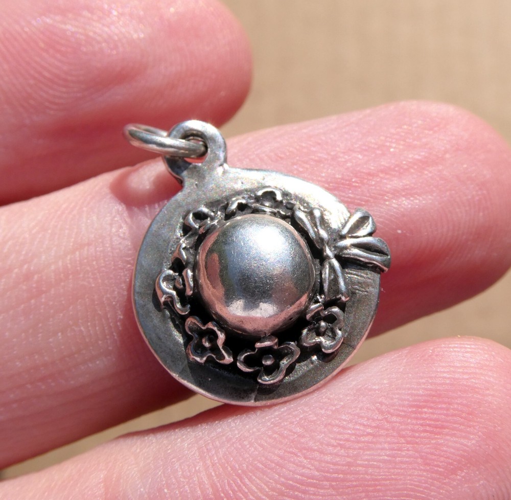Vintage Designer WW Sterling Silver Flower Hat Charm or Pendant 925 3.3g .75 In