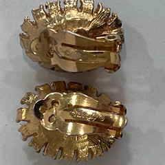 Vintage Celebrity NY Rose Earring clip on Set Black gold tone glass