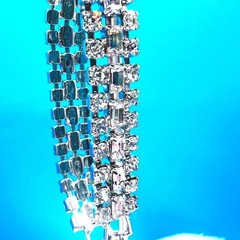 Vintage Weiss Rhinestone Bracelet Baguettes Fold Over Clasp .5″ 6.5″
