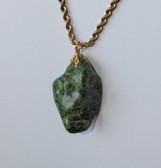 Genuine Green Epidote Polished Stone Pendant 36in Gold Tone Monet Chain Necklace