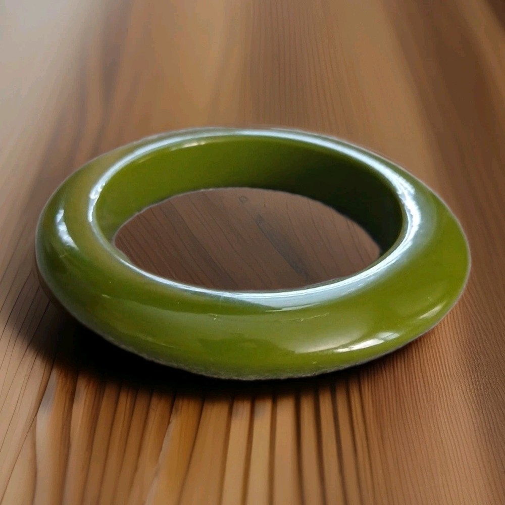 Vintage Olive Green Asymmetrical Lucite Bangle Bracelet 8″