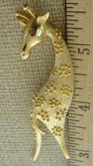 VTG Lg Linda Gal Goldtone Giraffe Pin Brooch Textured Crystal Eyes – SIGNED LG
