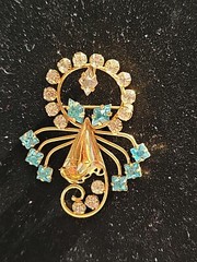 Vintage Signed DeCurtis 1/20 GF Yellow Gold Filled Brooch Pendant Crystals Blue