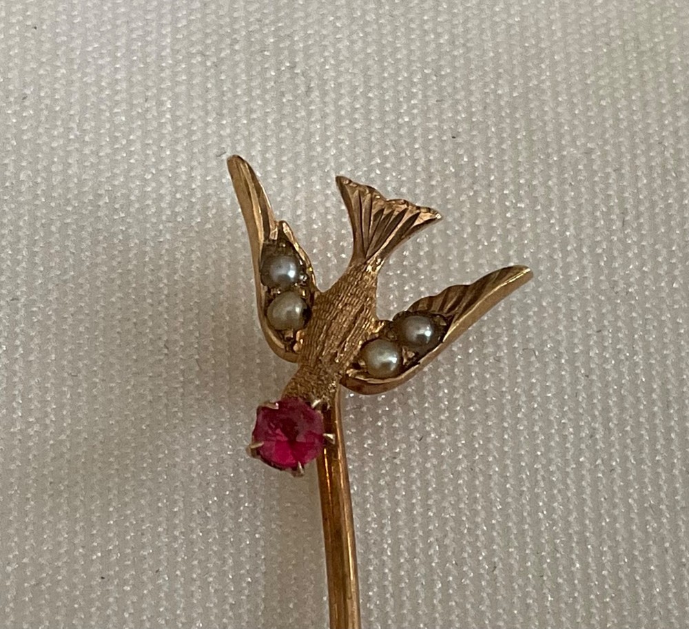 Antique 10kt Gold DOVE/SPARROW Ruby & Seed Pearl Stick Pin w Orig Jewlers Case