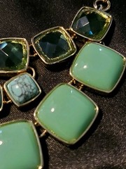ANNE KLEIN Vtg Necklace Varied Aqua Stones, Tri-Stand Design, Golden- Toned Base