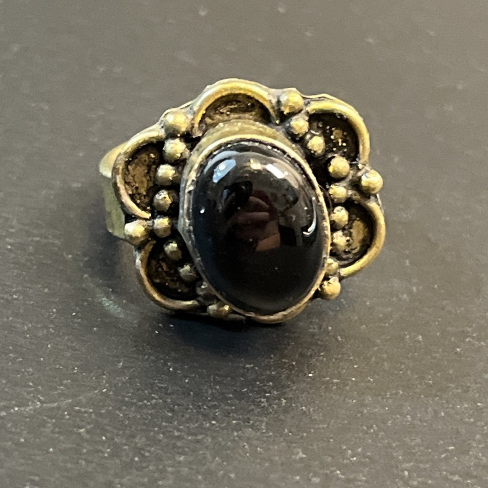Vintage Black Onyx & Brass Metal Ring Boho Size 9 Gold Tone Protection Strength