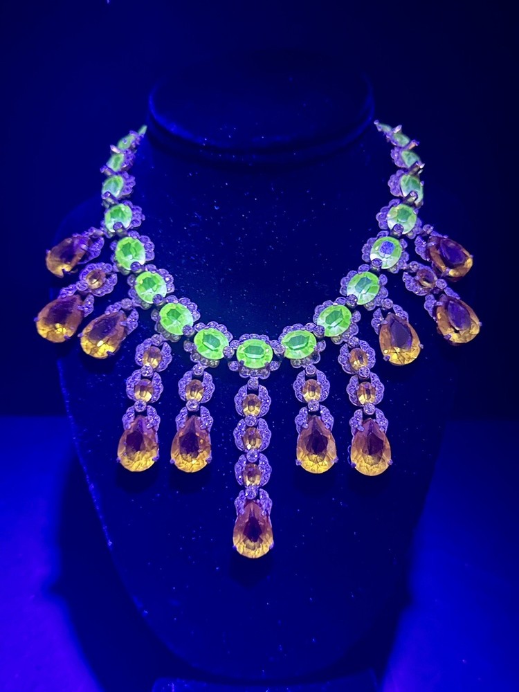 Early Vintage Hattie Carnegie Dramatic Rhinestone Necklace Irradiated HC Mark