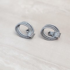 Vintage Clip On Earrings Stylish Matte Silver Tone Overlapping Ovals 1″