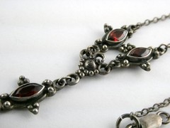 Vintage Sterling Silver Red Garnet and Beaded Pendant Necklace 925 7.8g 15.5 In
