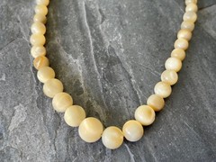 Vintage Necklace Graduated Yellow Natural Stone Onyx Beaded Estate Old Elegant